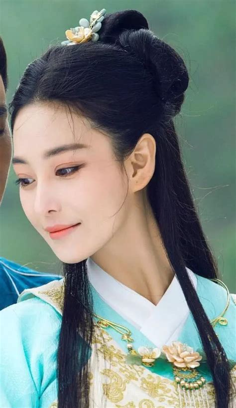 张馨予苏妲己图片