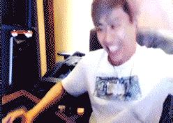 卢本伟盖亚图片