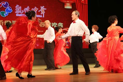 中国广场舞舞动俄罗斯_新闻_哈尔滨网络广播电视