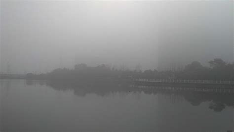 凌云连续遭遇大雾天气-广西高清图片-中国天气网