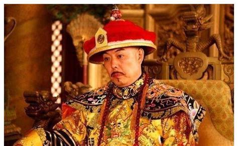 清朝最不得人心的皇帝，众目睽睽遭厨师刺杀，百名侍卫围观不救驾-中国娱乐