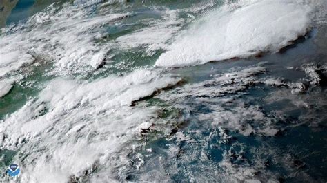NOAA晒出卫星云图：汹涌雷暴伴生“气象海啸”_手机凤凰网