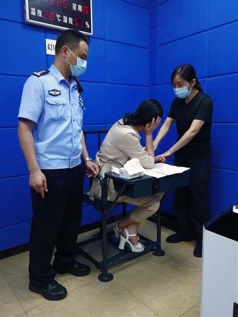 行拘！广州越秀一女子拒不服从医院疫情管控，推搡医护人员_京报网