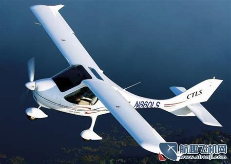 “领雁”AG50轻型运动飞机在湖北荆门成功首飞-国际在线