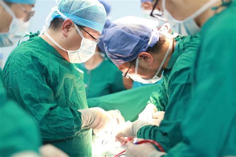 西安国际医学中心胸科医院成功完成两例肺癌根治手术-西安国际医学中心胸科医院