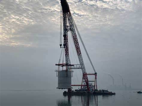 防城港企沙港区云约江作业区3号泊位工程首座圆筒式沉箱成功出运-分局动态-中海工程建设总局有限公司