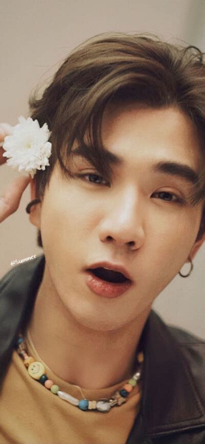 黄明明saint图片 黄明明saint图片