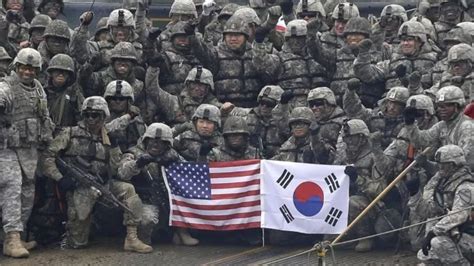 韩国首尔爆发大规模反美集会 要求撤走驻韩美军_凤凰网
