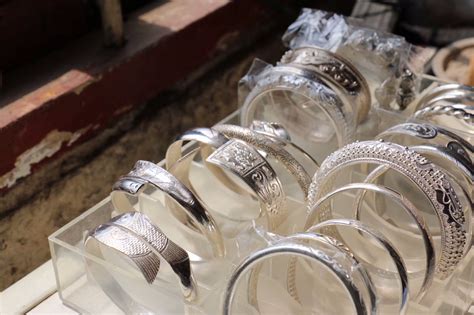 探访千年银匠村 180户人家有200个银匠|银饰|麻料|苗族_新浪新闻