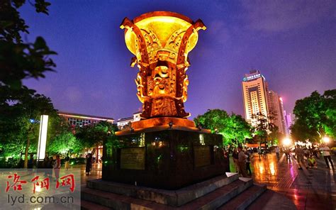 “何尊”亮相洛阳周王城广场 铭刻最早的“中国” - 工作动态 - 洛阳市文物局