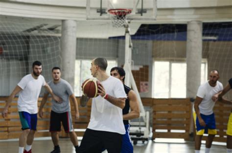 《篮球规则》——裁判员的手势-搜狐体育