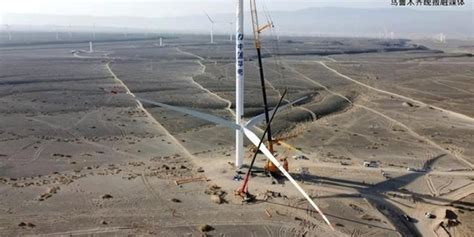 华电新能北疆乌鲁木齐100万千瓦风光项目完成半数风机吊装_手机新浪网