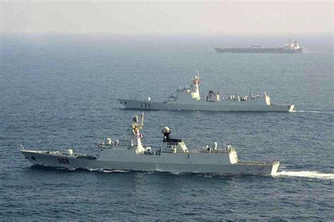 中国2艘055舰同日下水 我军人士:造舰能力已首屈一指_手机新浪网