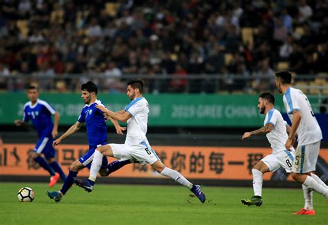 乌拉圭队用实力向卡纳瓦罗证明，中国杯的草皮是无罪的_文体快评_新民网