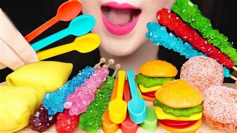 吃播界最炫彩的糖果，美女大口嚼得嘎嘣脆，网友：颜色被惊艳到_腾讯视频
