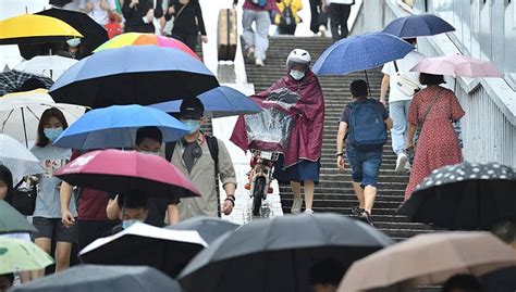 今年最强降雨袭击华南：多地发布暴雨红警，广州珠海等地停课|界面新闻 · 中国