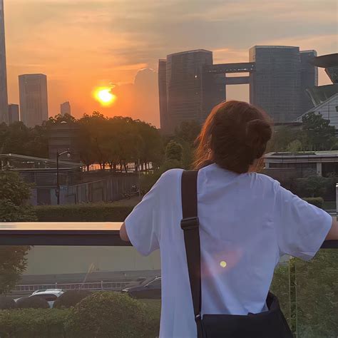 向往自由头像甜美女生