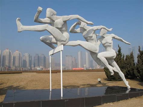 雕塑厂家谈不锈钢雕塑底座的重要性-行业资讯-南京先登雕塑有限公司