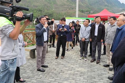 中国科学院副院长张亚平赴水城县调研定点扶贫工作----中国科学院武汉植物园