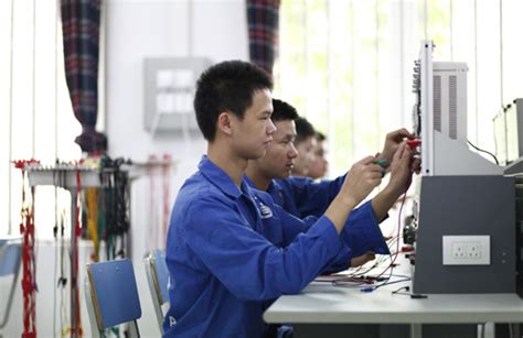 设备维修保养工程 - 重庆千兆能机电设备有限公司