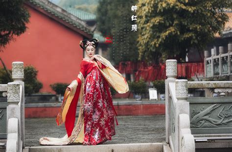 《至尊红颜》中武媚娘的28个造型，贾静雯的古装扮相太惊艳！