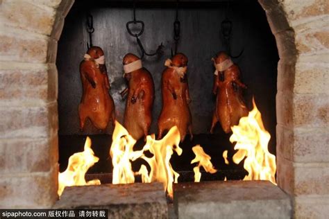 全聚德烤鸭有多贵？30年前便10元一只，旅游北京你吃得起烤鸭吗？__财经头条