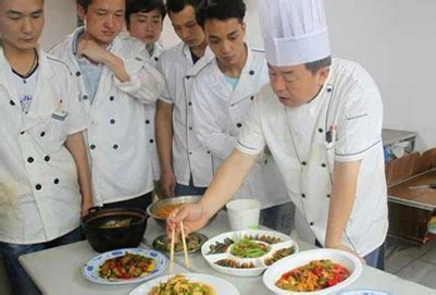厨师与其他行业相比，到底有什么优势？_杭州新东方烹饪学校官方网站