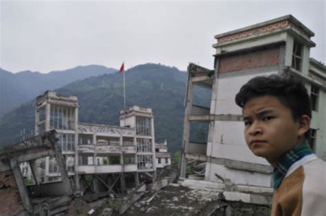 汶川地震中的9岁小英雄林浩，曾当全国人面发誓考清华，如今怎样_【快资讯】