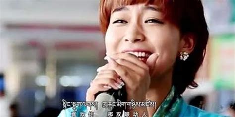 藏族歌手在大学食堂演唱《喜欢你》走红_手机新浪网