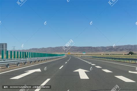 新疆塔城的道路公路背景,路桥建筑,建筑摄影,摄影素材,汇图网www.huitu.com