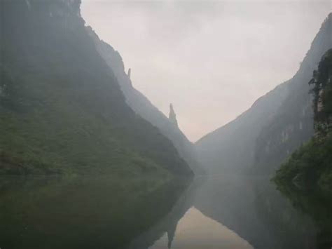 重庆巫山大宁河小三峡滴翠峡内全长3公里左右的小三峡古栈道走道_高清图片_全景视觉