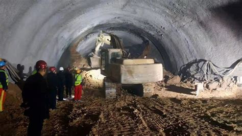 市陆港委组织召开川相路、见善路及三阳川段河道生态综合治理项目建设方案汇报会 - 陆港新闻 - 甘肃（天水）国际陆港