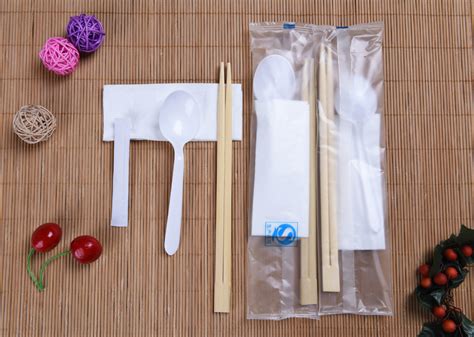 加大款稻壳餐具一次性餐具碗筷套装可降解露营野餐塑料餐具四件套-阿里巴巴