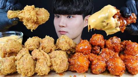 韩国吃货小哥，吃脆皮炸鸡+调味炸鸡，看看这吃法，吃得太过瘾了_腾讯视频