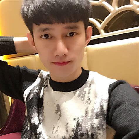 Mc阿哲图片