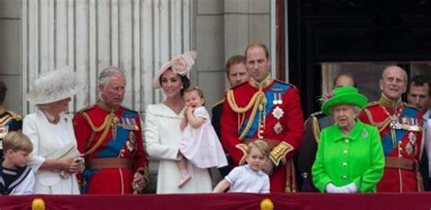 英国女王最爱的孩子是小孙子乔治，看看这些照片你就会明白了|英国女王|小孙子|最爱_新浪新闻