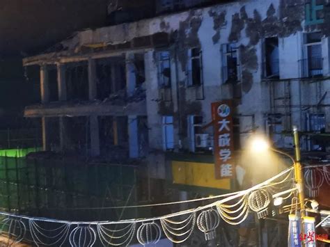 辽宁居民家中煤气爆炸3死4伤 多户阳台被炸没 楼房墙体出现大洞_凤凰网视频_凤凰网