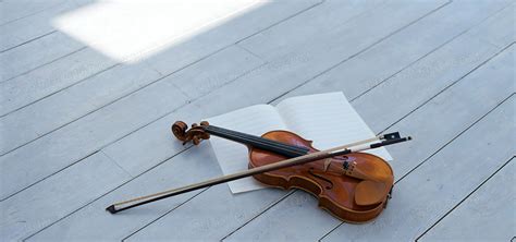 乐器小提琴-拉小提琴的手臂特写高清桌面图… - 堆糖，美图壁纸兴趣社区