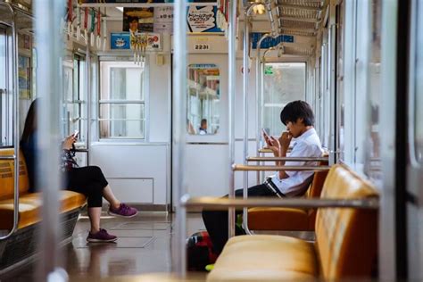 【组图·地铁文化周】日本地铁的挤与困- 中国日报网