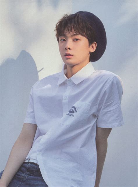 ASTRO尹产贺图片