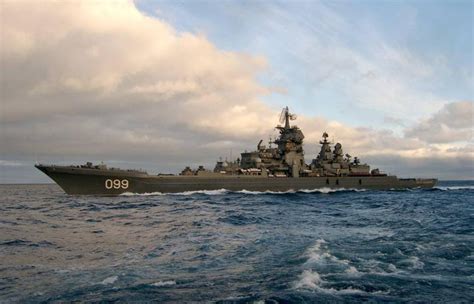 高清解析俄罗斯海军1144.2型核动力导弹巡洋舰“彼得大帝”号_新浪新闻