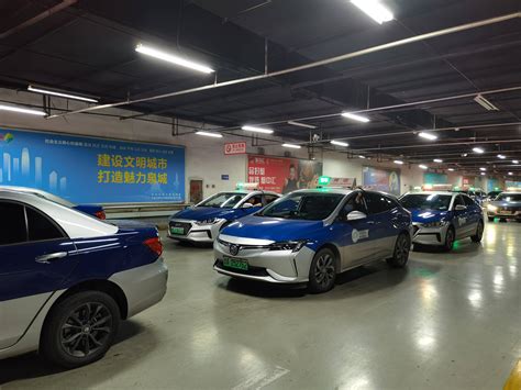 济南新能源汽车突破4.5万辆，充换电基础设施达3万个