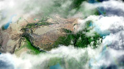 读“新疆的地形分布 图和“塔里木盆地的绿洲分布 图.回答问题．(1)读“新疆的地形分布 图.从新疆的山脉和盆地分布状况可以看出新疆的地形特点是 ...
