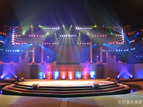 远程控制LED灯具对舞台灯光效果有着重要的作用