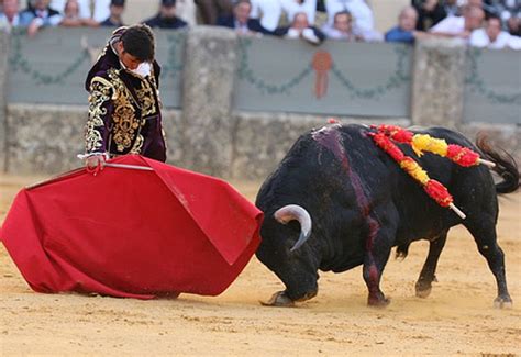 2021而龙达斗牛场是西班牙最古老的斗牛场，也是斗牛士们朝圣的地方，西班牙现今的斗牛方式就是在这座斗牛..._斗牛场-评论-去哪儿攻略
