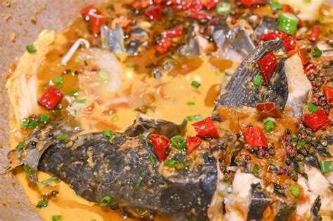 美食中的黑马——石锅鱼，它的营养美味都离不开它！__财经头条