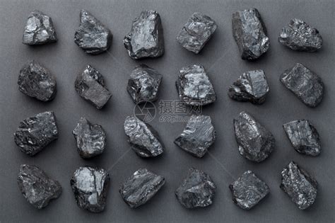 收藏活力火黑色背景上的煤块覆盖黑背景高清图片下载-正版图片307634453-摄图网