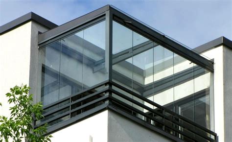 装修封阳台，现在都流行用这种代替框架玻璃窗，安全又美观_房产资讯_房天下