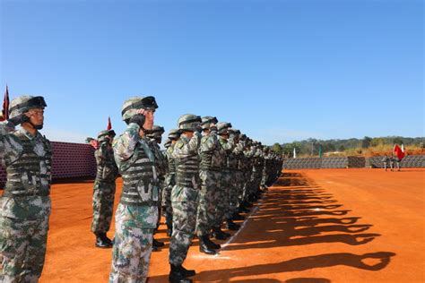 “携手-2018”中印陆军反恐联合训练在成都落幕