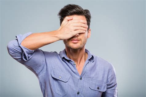 捂眼睛非主流头像